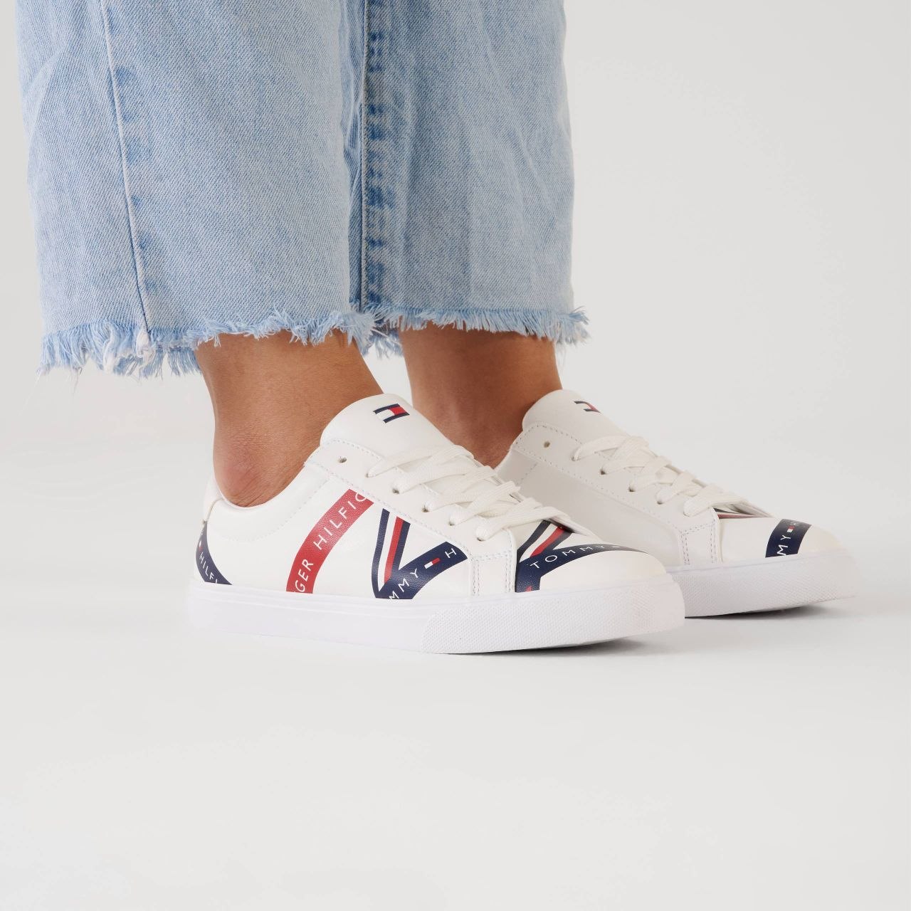 Lacen Lace Up Sneakers Women's Shoes In White