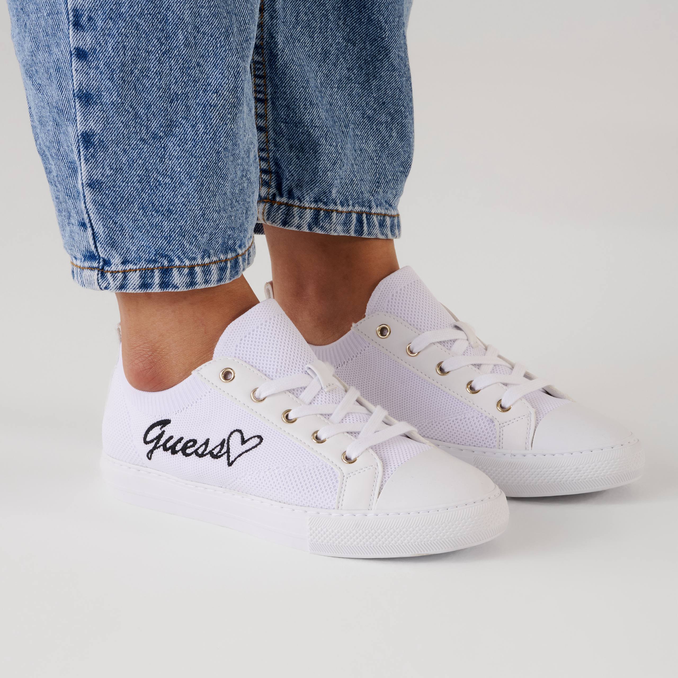 Guess Women's white Lace-Up Sneakers Heart Logo Low Top Casual Athletic Shoes
