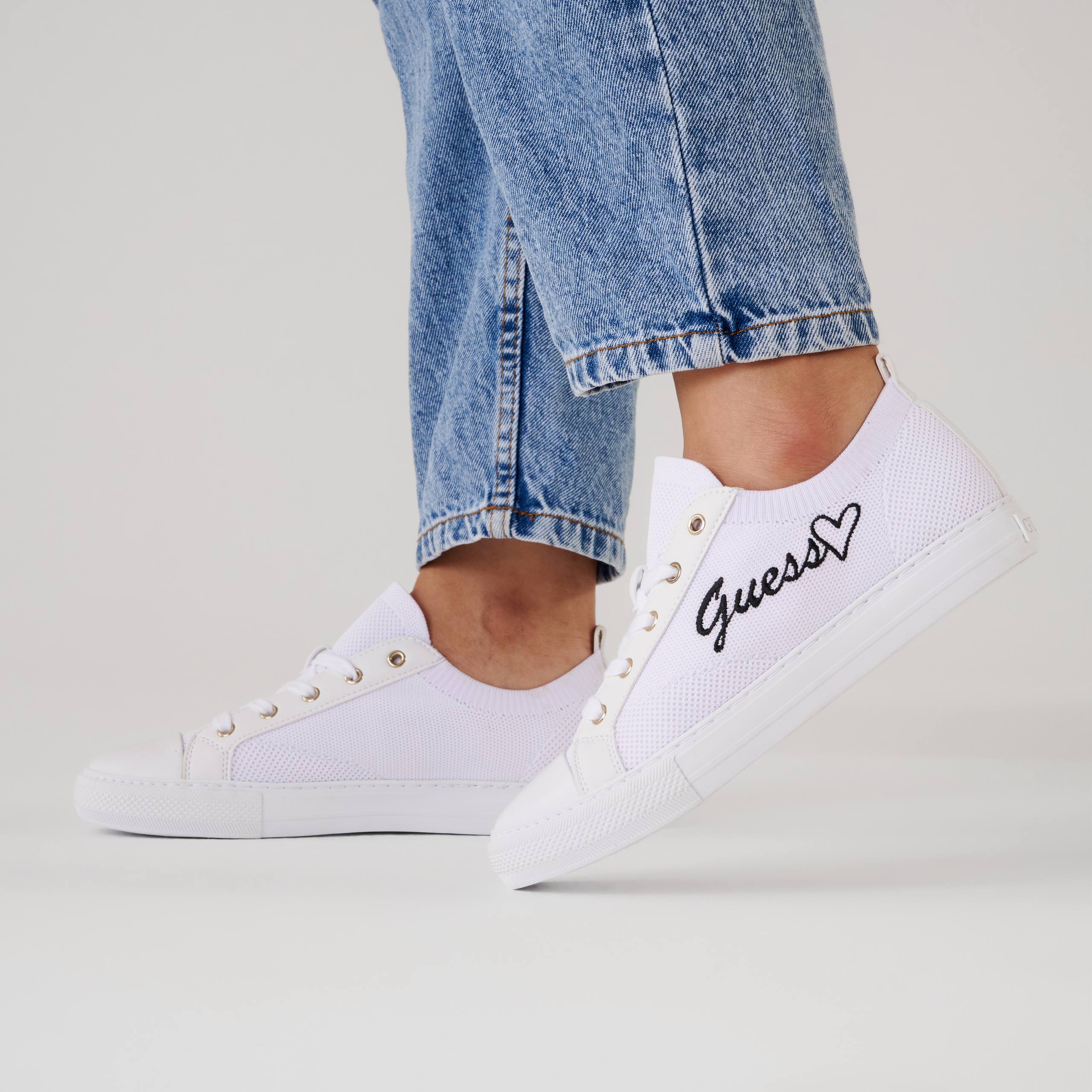 Guess Women's white Lace-Up Sneakers Heart Logo Low Top Casual Athletic Shoes