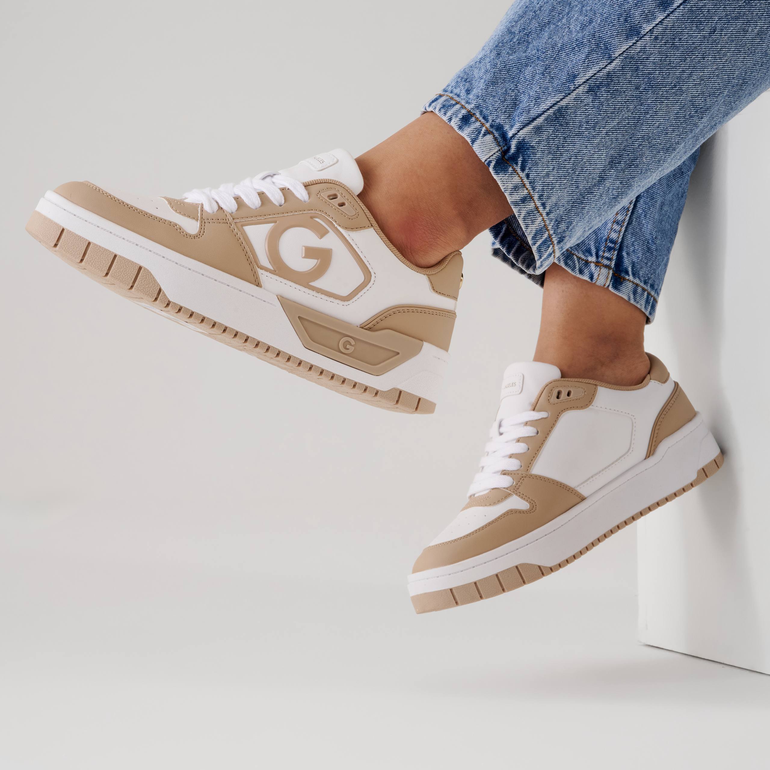 GBG Los Angeles Holdin Sneakers Women - BEGWHT