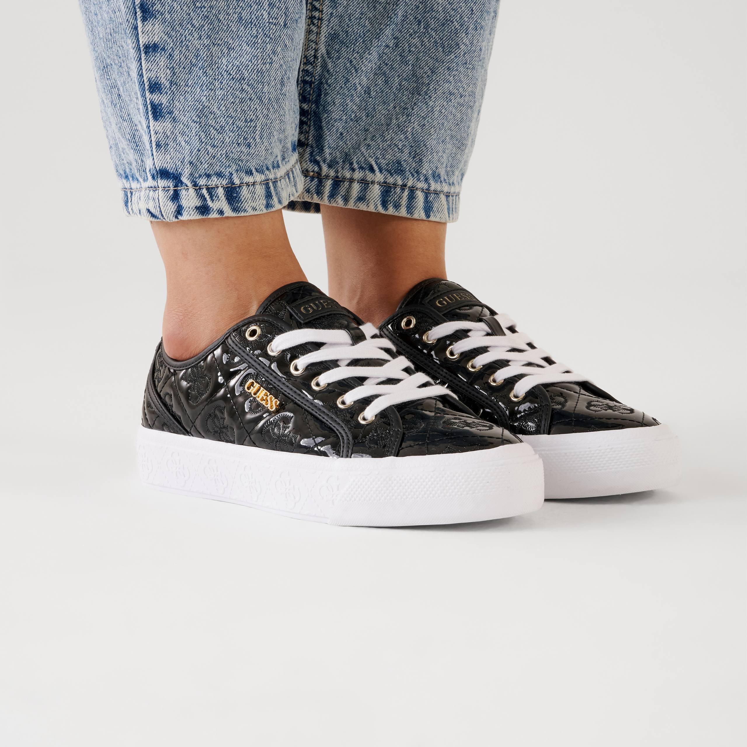 GUESS JLOVE Sneakers Women-BLK